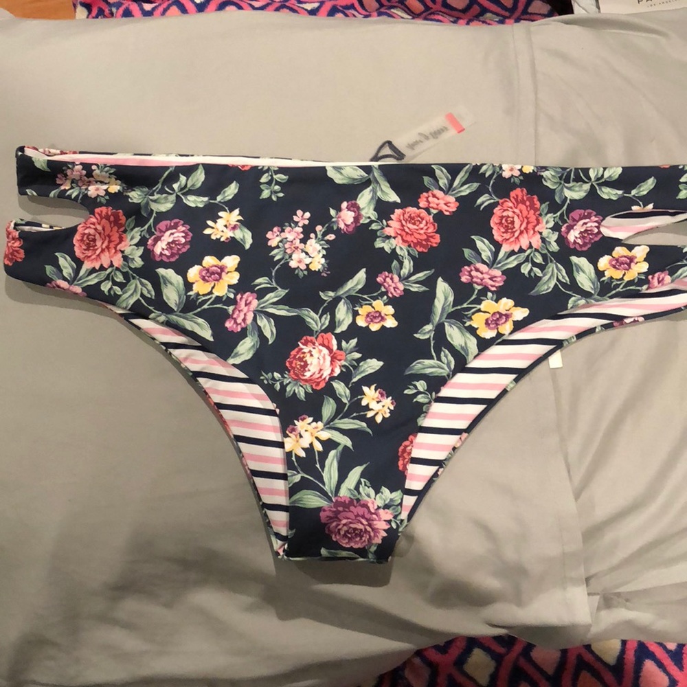 Reversible Hipster bikini bottoms!